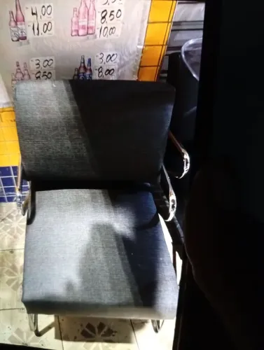 Vendo poltroninhas ideal para sala ou para quem tá montando o seu próprio negócio