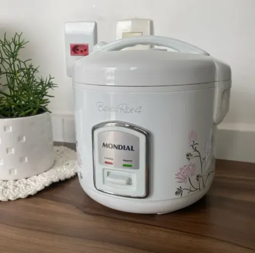 Panela Elétrica de Arroz Mondial Bianca Rice 10 Xícaras | Excelente Estado
