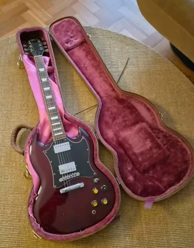 Guitarra SX SG com case original e tarraxas Epiphone. Raridade.