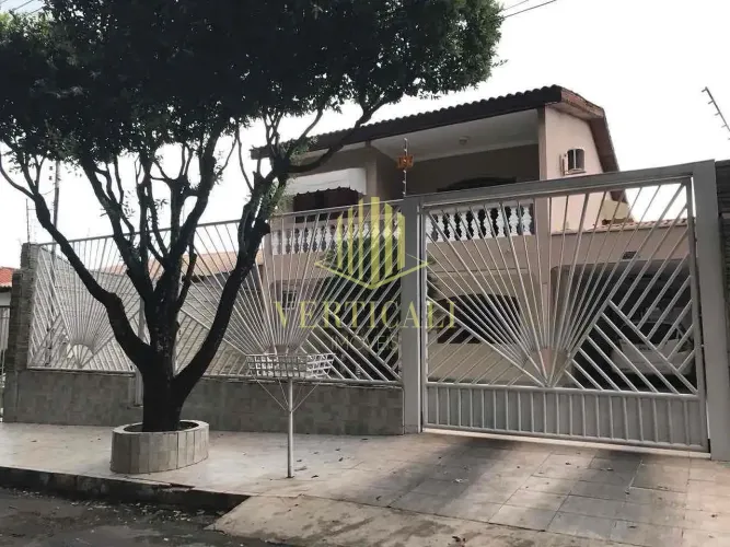 Sobrado padrão à Venda, 360m², Jardim Tropical, Cuiabá, MT