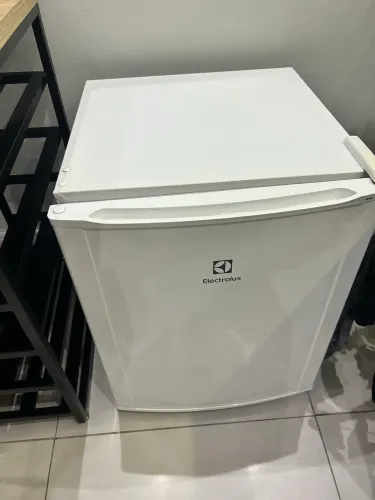 Frigobar Eletrolux 79l