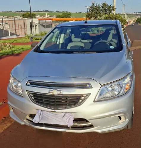 Chevrolet Onix Hatch LT 1.0 8V Flex Power Mec. 4P 2013