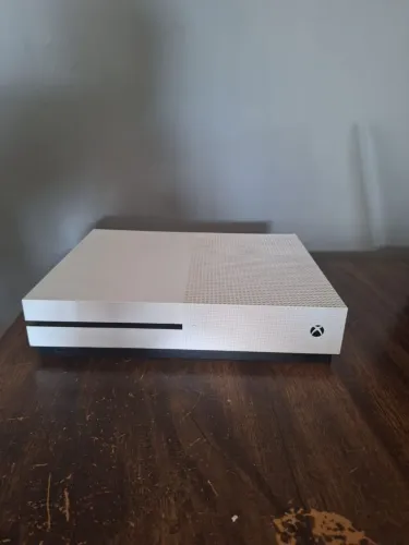 Xbox One S 1TB com Controle