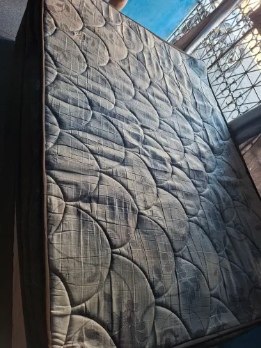 Vendo cama de casal boxe sem os pés R$ 150 preço a negociar <br>