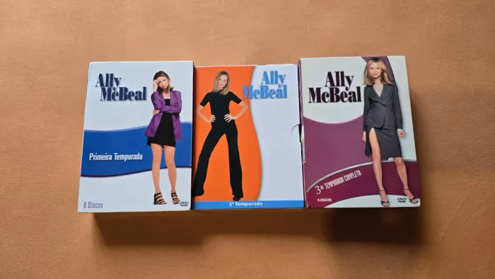 Lote Box DVD 3 primeiras Temporadas Ally McBeal