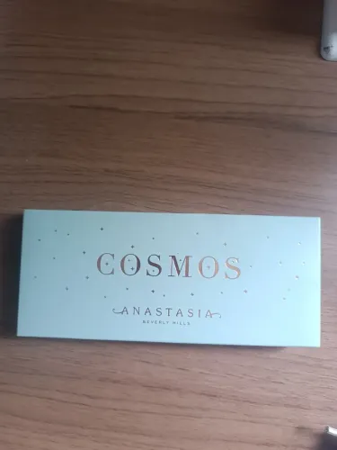 Anastasia Beverly Hills Cosmo - Nunca usada