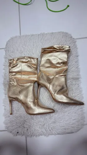Bota SCHUTZ EM COURO