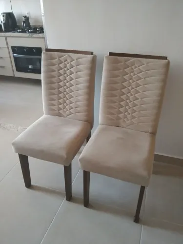 Vendo 2 cadeiras de jantar