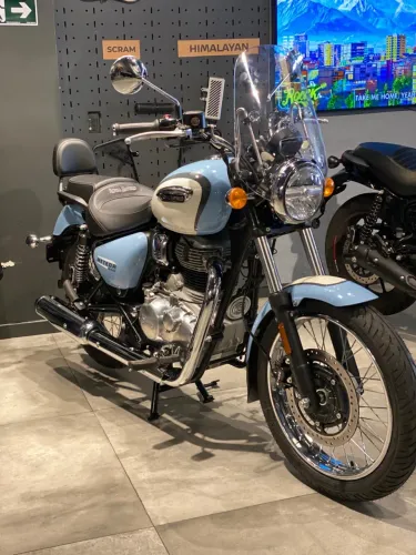 Meteor 350 / Aurora Blue - Letícia 