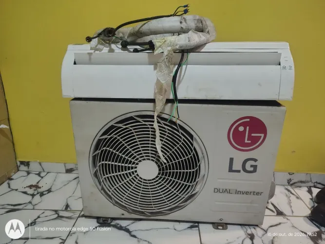 Ar-condicionado split inverter 12 btus LG pra conserta ou aproveita peças