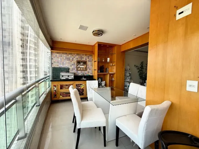 *Vendo na Batista Campos com 2 suítes + 2 vagas