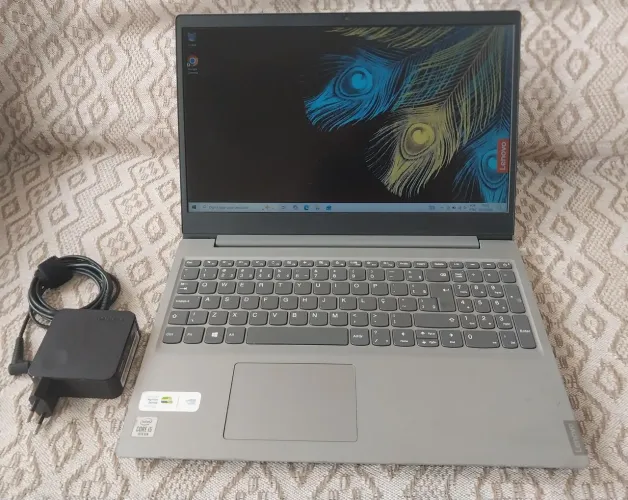 Notebook Lenovo i5 10°Ger - 4GB - HD de 1TB