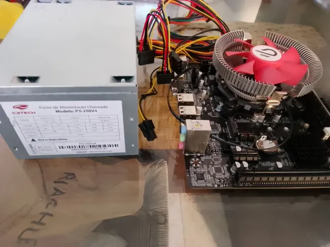 Kit computador office placa mãe ,processador i5 memória 8GB ,fonte e Ssd  Novos.