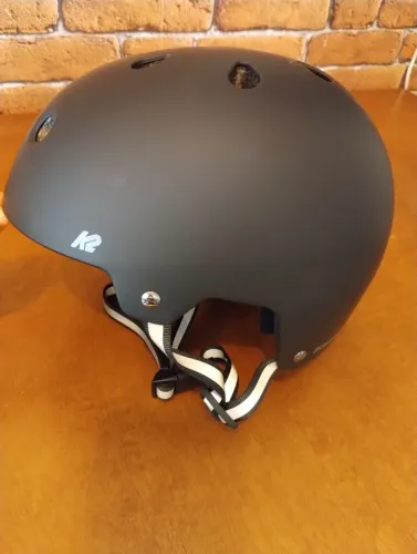 Capacete esportivo Varsity Pro Black