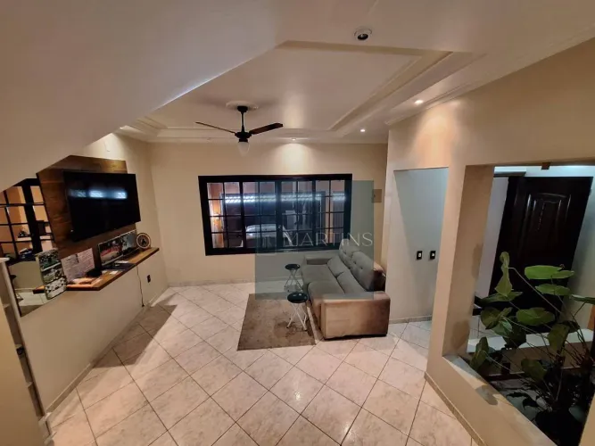Casa com 3 dormitórios à venda, 177 m² por R$ 827.000 - Vila Jeriva - Várzea Paulista/SP