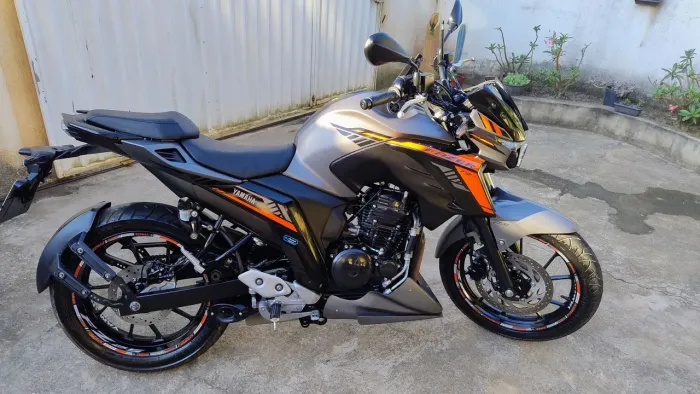 MOTO YAMAHA FZ25 EM PERFEITO ESTADO DE CONSERVAÇÃO, ÚNICO DONO!