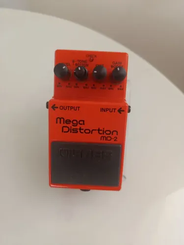 Pedal Mega Distortion MD-2 Boss