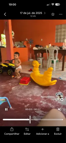 Gangorra infantil Nhoca da marca Xalingo na cor amarela