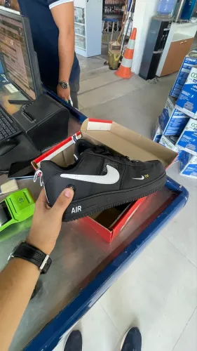 Tênis Nike Air Force 1 Black