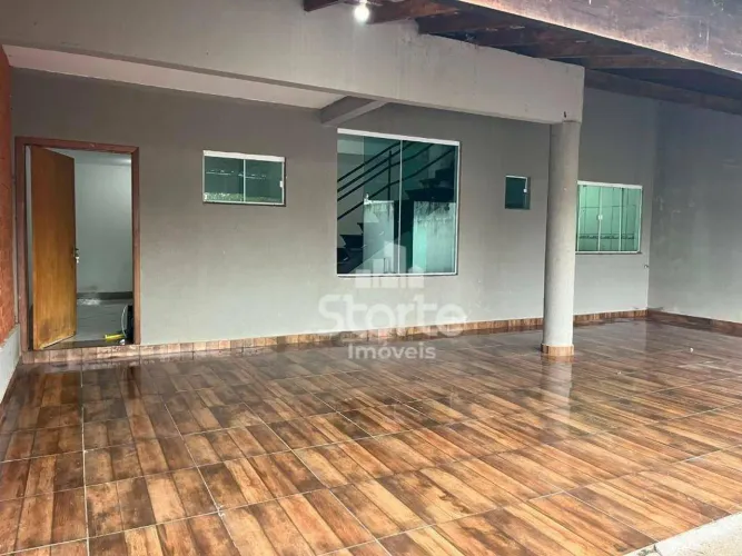 Casa estilo sobrado com 3 suítes à venda por R$ 550.000 - Jardim Holanda - Uberlândia/Mina