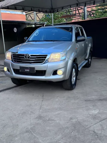 Toyota Hilux CD SR 4X2 2.7 16v/2.7 Flex Aut. 2012