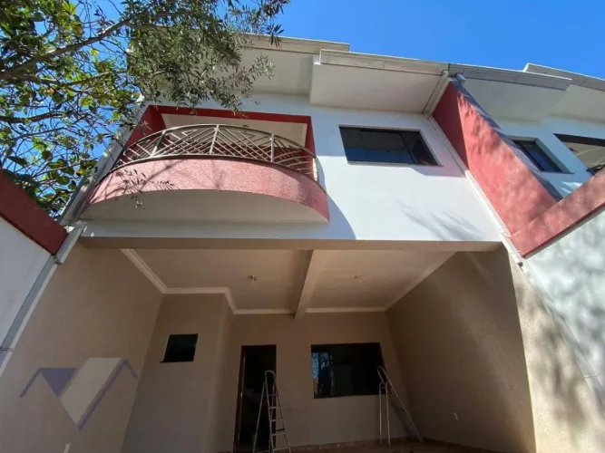 Sobrado com 3 dormitórios para alugar, 202 m² por R$ 4.000,00/mês - Tropical - Cascavel/PR