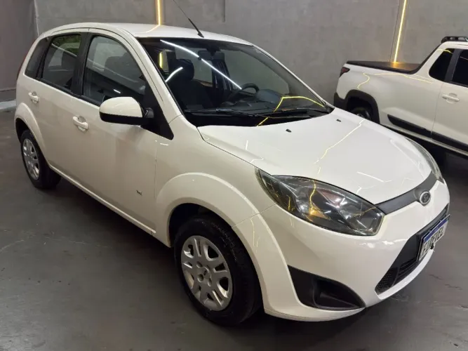Ford Fiesta 1.0 Rocam SE Plus Hatch 8V Flex 4P Manual 2014