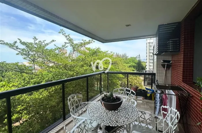 Excelente apartamento com 136 m² com 4 quartos (3 suites)