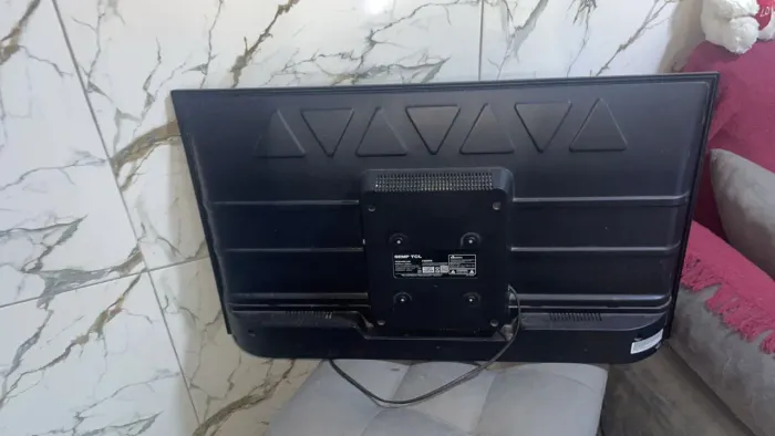 Tv TCL 32 com defeito imagem 