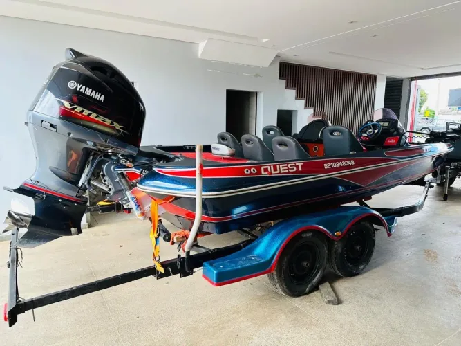 Bass Boat - Quest Z21
