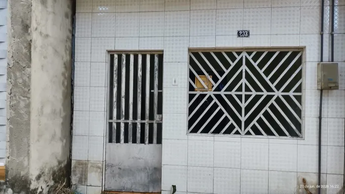 Casa com laje na Passagem 21 de Abril - Excelente Localização.