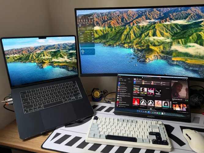 MacBook M4 - 256 SSD - 16GB RAM - 15 TELA