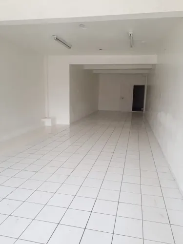 Espaço adequado  igrejas, revendas, depósi