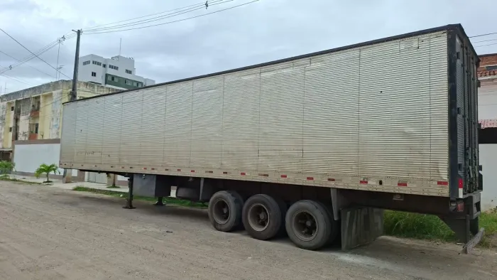 Carreta baú