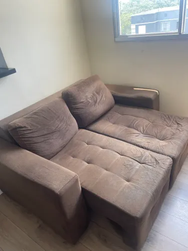 Vende-se  sofá retrátil.