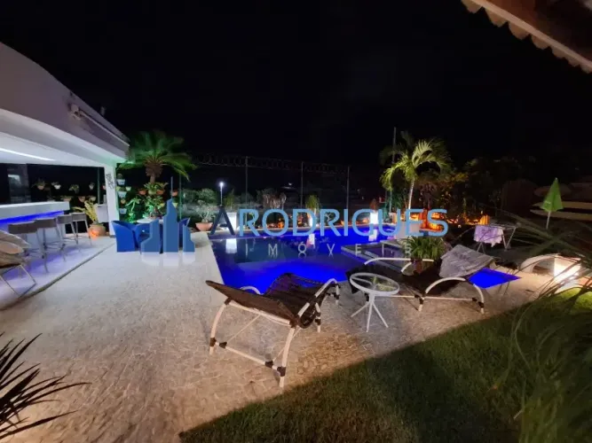 Casa Alto padrão no Quatro Rodas Golf Club - Oportunidade venda e locação .