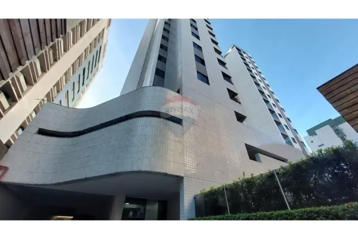 Apartamento no Espinheiro 81m², 3 quartos, 3 banheiros, área lazer, piscina, parque, 1 vag