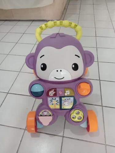 Andador e brinquedo bebê