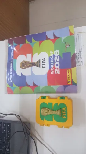 Álbum faltando 1 figurinha fwc 4 + porta figurinha + kit atualização