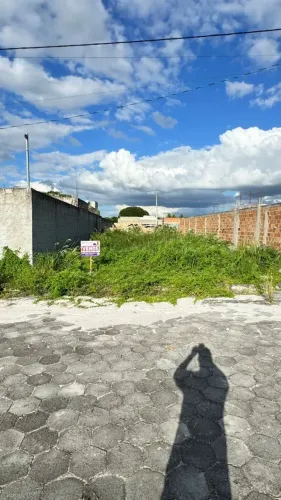 Vende terreno com ótima localização no bairro Parque das flores