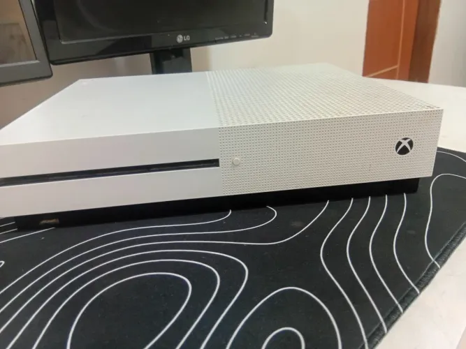 XBOX ONE S PARA CONSERTO/TROCA DE PEÇAS.
