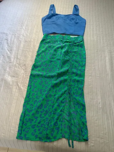Conjunto saia e cropped