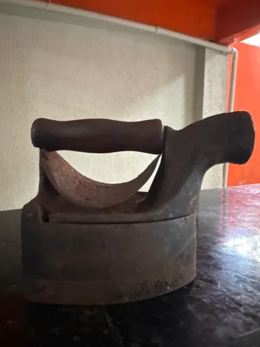 Vendo ferro de passar relíquia