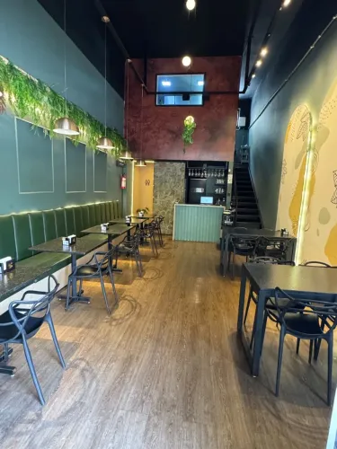RESTAURANTE CONSOLIDADO À VENDA ? PORTEIRA FECHADA