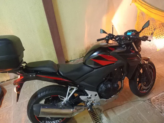 Moto top pra pessoas exigentes,com pouco uso,.oto de garagem 