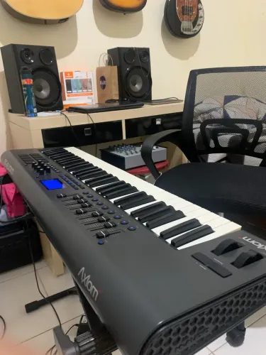 Teclado Controlador M Audio Axiom 61
