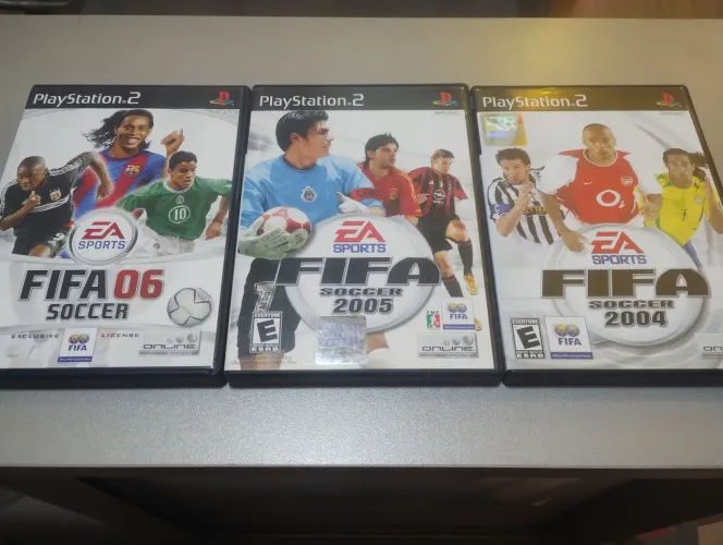 kit FIFA soccer 04 ,FIFA 05, FIFA 06 P/PS2 completos
