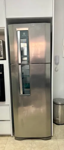A geladeira Electrolux DF42X duplex  em inox 1.390,00