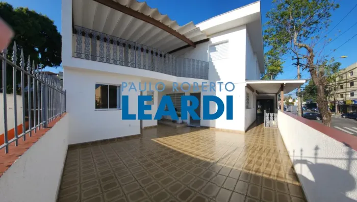 CASA ASSOBRADADA - VILA CURUÇÁ - SP