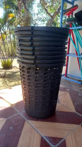 Cesto para roupas telado 57 L, novo. Preço especial pelo lote de 8 unidades.